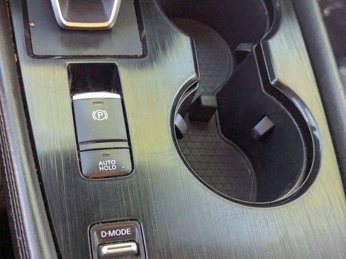 Used 2021 Nissan Rogue SL FWD image 28
