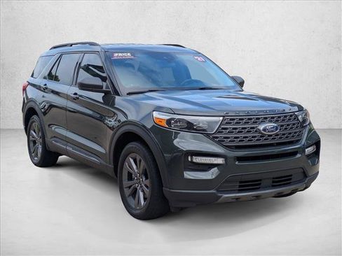 Used 2021 Ford Explorer XLT w/ Equipment Group 202A AWD/4WD image 3