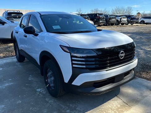 New 2026 Nissan Kicks S image 3