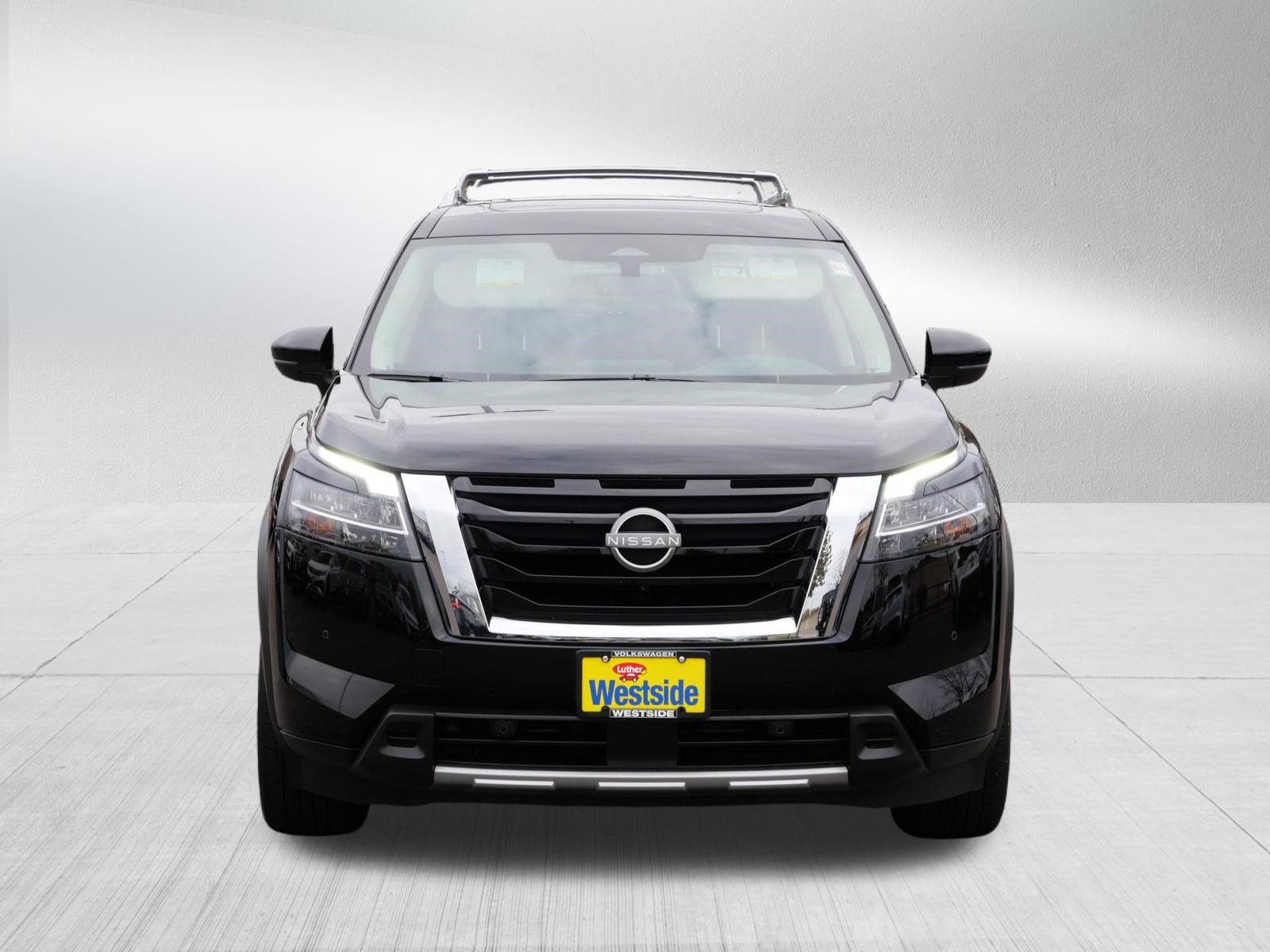 Used 2024 Nissan Pathfinder SL w/ SL Premium Package AWD/4WD image 2