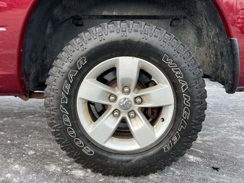 Used 2019 RAM 1500 Express image 18