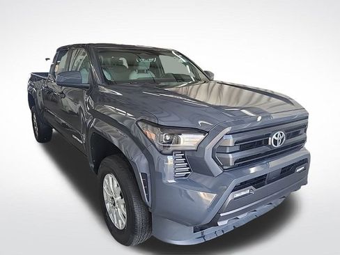 Used 2024 Toyota Tacoma SR5 image 3