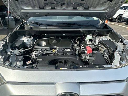 Used 2019 Toyota RAV4 LE FWD image 23