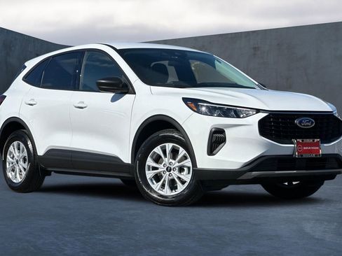 Used 2025 Ford Escape Active w/ Tech Pack #1 image 2