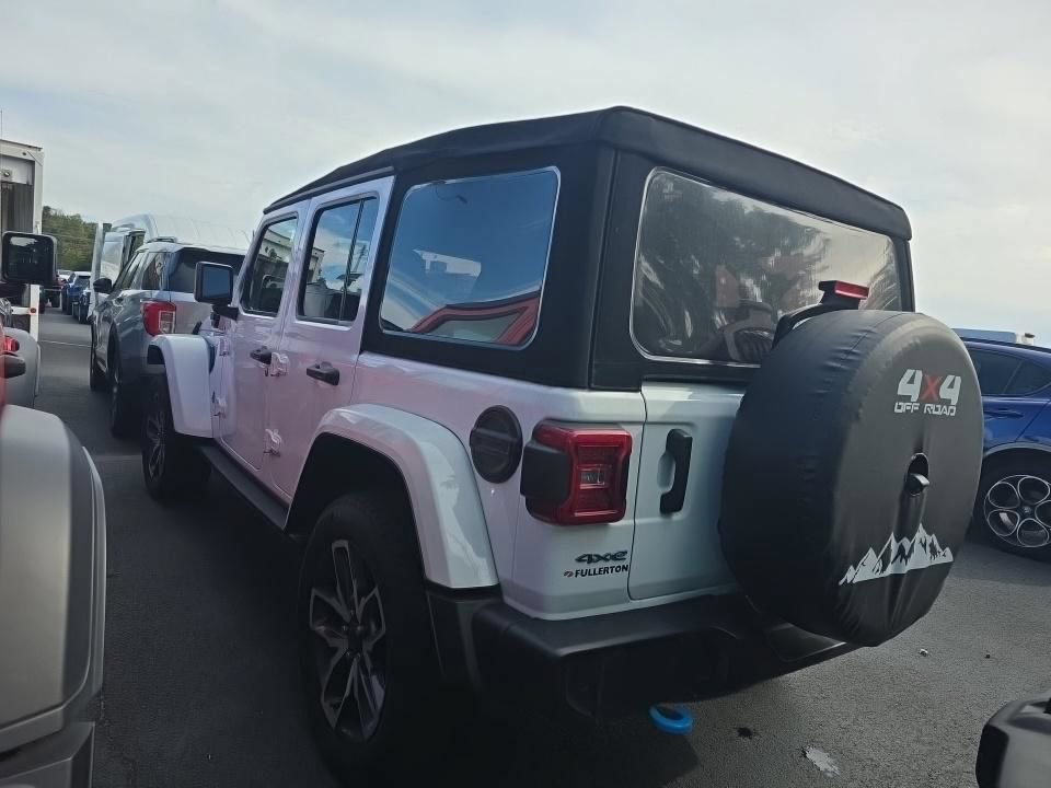 Used 2024 Jeep Wrangler Unlimited w/ Convenience Group AWD/4WD image 6