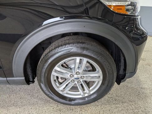 Used 2022 Ford Explorer XLT AWD/4WD image 12