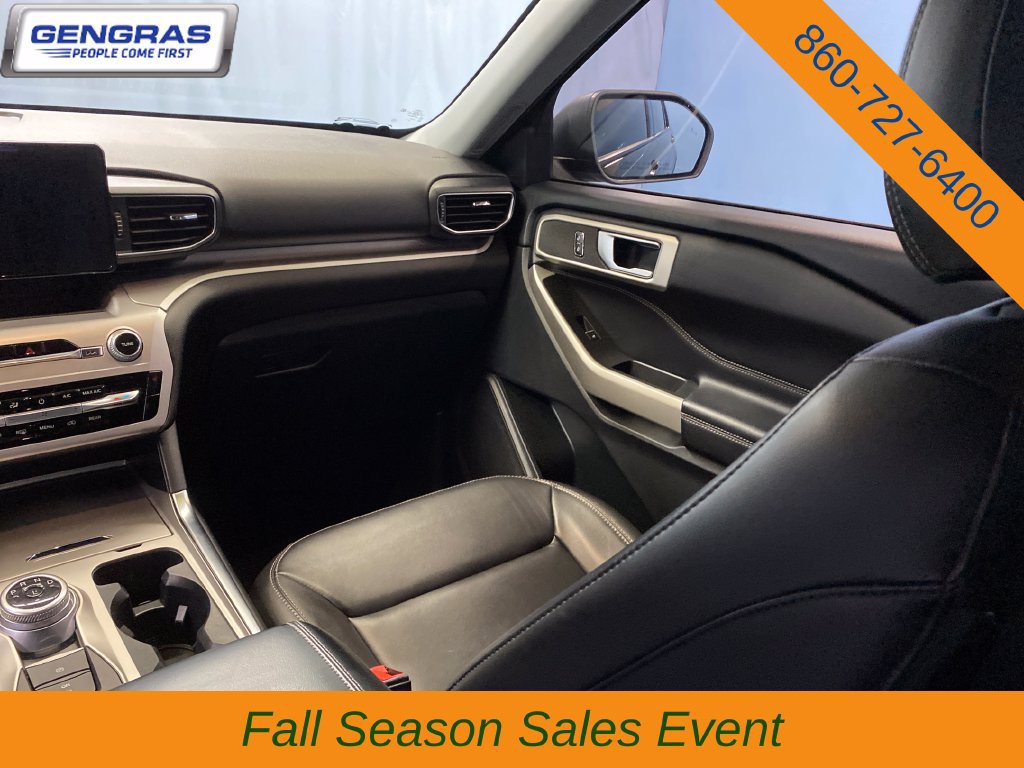 Used 2022 Ford Explorer XLT w/ Equipment Group 202A AWD/4WD image 32