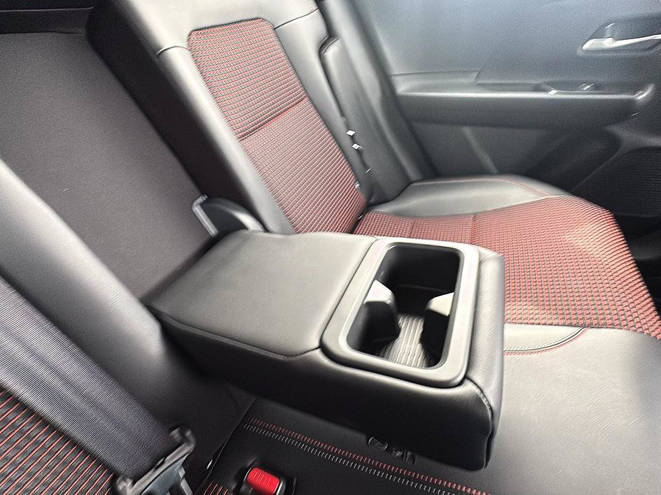 Certified 2026 Nissan Kicks SR FWD image 37