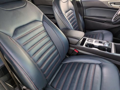 Used 2022 Ford Edge SEL w/ Sport Appearance Package image 11