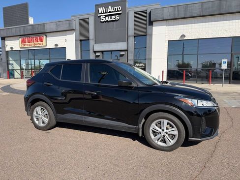Used 2022 Nissan Kicks S FWD image 2