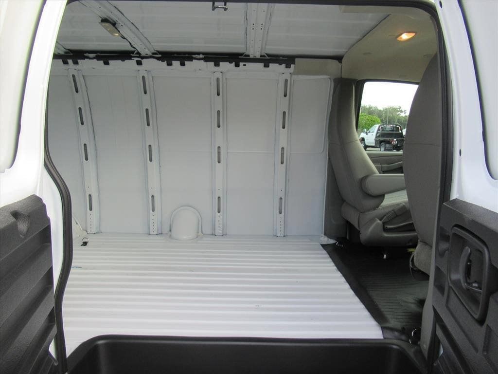 New 2025 Chevrolet Express 3500 Extended w/ Driver Convenience Package RWD image 23