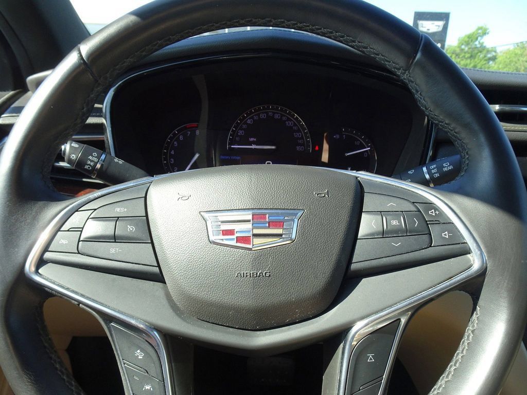 Used 2017 Cadillac XT5 Luxury w/ Driver Awareness Package FWD image 20