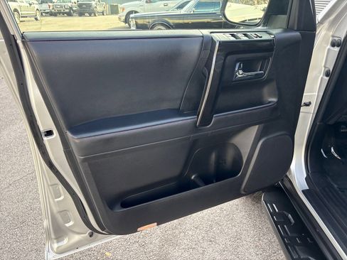 Used 2024 Toyota 4Runner TRD Off-Road image 10