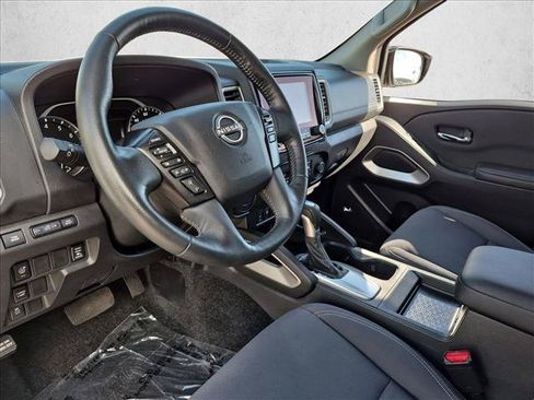 Used 2024 Nissan Frontier SV w/ SV Convenience Package RWD image 12