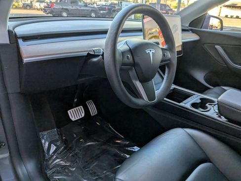 Used 2022 Tesla Model Y Performance image 10