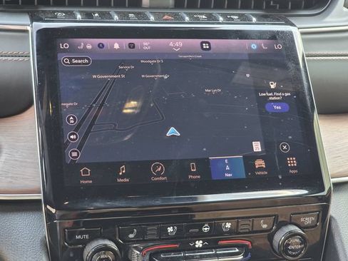 Used 2023 Jeep Grand Cherokee Summit w/ Luxury Tech Group V RWD image 11