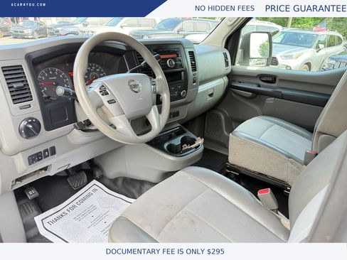 Used 2016 Nissan NV 2500 SV RWD image 12