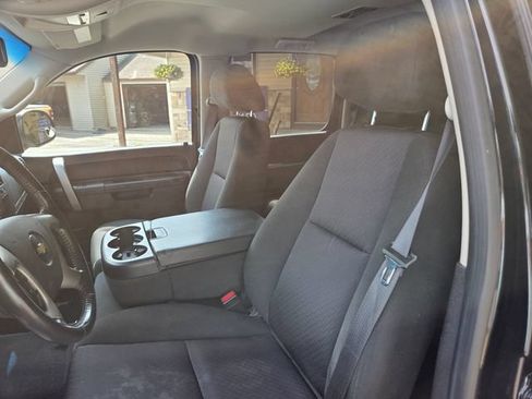 Used 2014 Chevrolet Silverado 2500 LT w/ Interior Plus Package AWD/4WD image 19