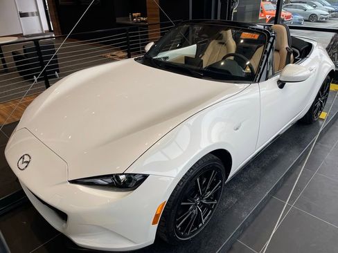New 2026 MAZDA MX-5 Miata Grand Touring RWD image 3