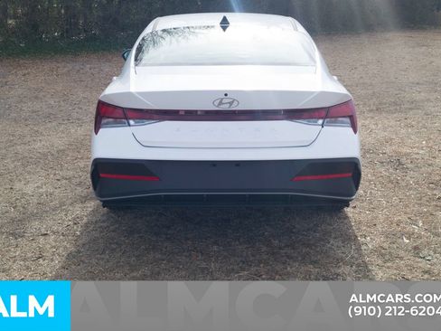 Certified 2026 Hyundai Elantra SE FWD image 6