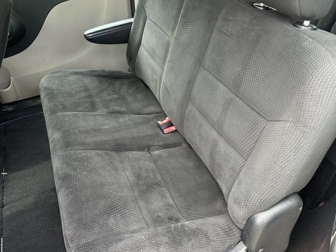 Used 2015 Dodge Grand Caravan American Value Package w/ UConnect Hands-Free Group image 16