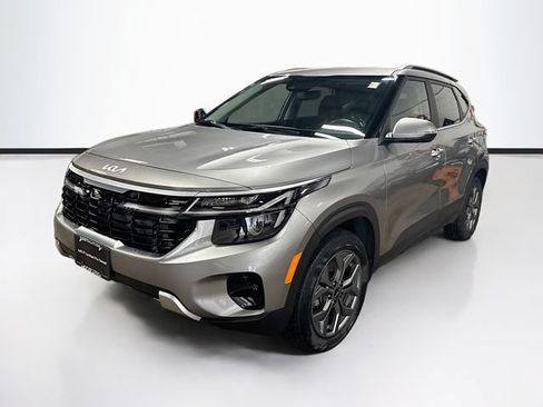 Used 2024 Kia Seltos S AWD/4WD image 3