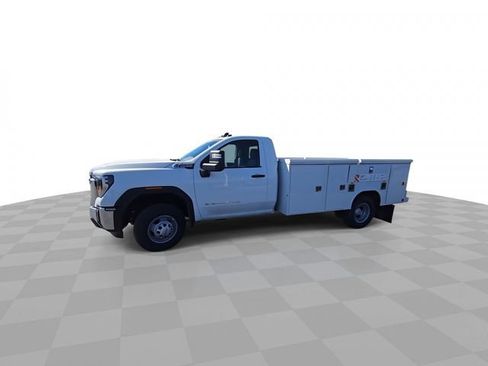 New 2025 GMC Sierra 3500 Pro w/ Convenience Package image 4