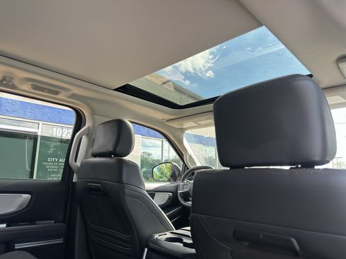 Used 2025 Ford Expedition Active AWD/4WD image 16
