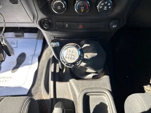 Used 2012 Jeep Wrangler Sport AWD/4WD image 15