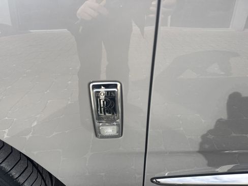 Used 2024 Rolls-Royce Cullinan w/ Interior Detailing Package image 38