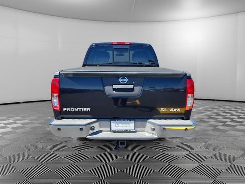 Used 2014 Nissan Frontier SL w/ SL Moonroof Package AWD/4WD image 6
