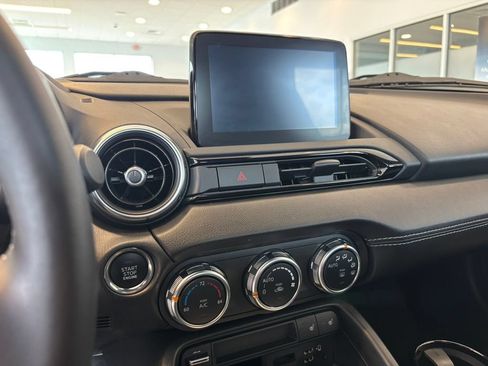 Used 2023 MAZDA MX-5 Miata Grand Touring RWD image 18
