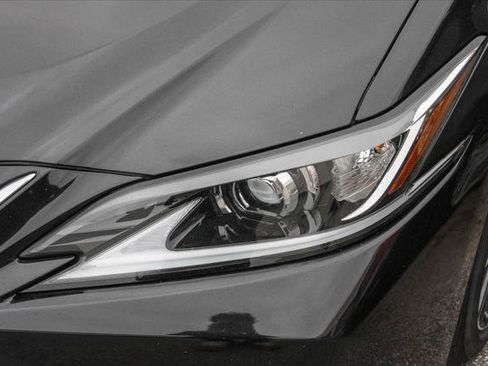 Certified 2022 Lexus ES 350 w/ Premium Package FWD image 5
