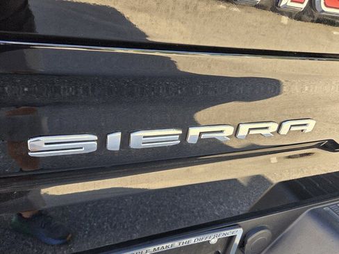 Used 2025 GMC Sierra 1500 SLT RWD image 31