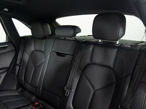 New 2026 Porsche Macan image 36