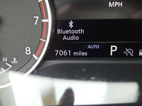 Certified 2025 Nissan Rogue SV image 17