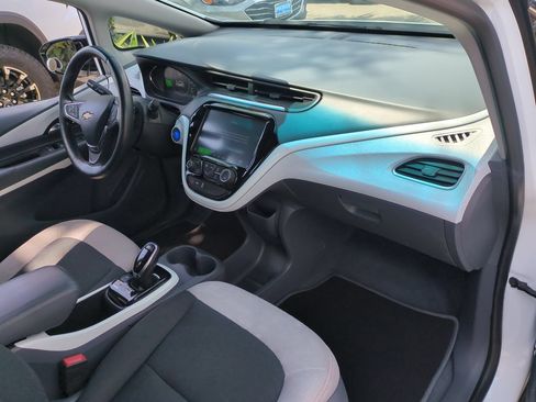 Used 2020 Chevrolet Bolt LT FWD image 26