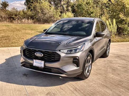 Used 2025 Ford Escape ST-Line w/ Equipment Group 301A image 2