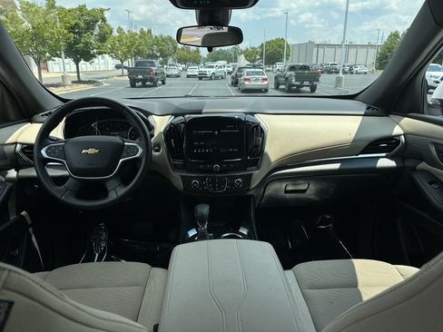Used 2023 Chevrolet Traverse LT FWD image 30