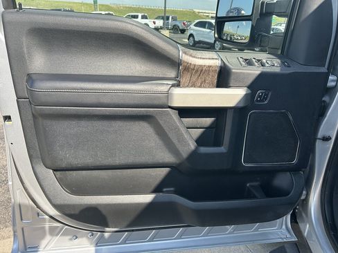 Used 2018 Ford F350 Lariat w/ Lariat Value Package AWD/4WD image 10