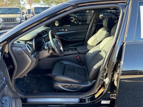 Used 2023 Nissan Maxima SR w/ Sport Mat Group image 16