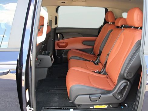New 2026 Kia Carnival EX FWD image 14