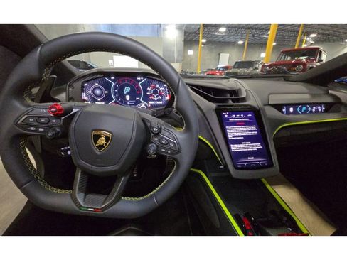 Used 2024 Lamborghini Revuelto Base image 4