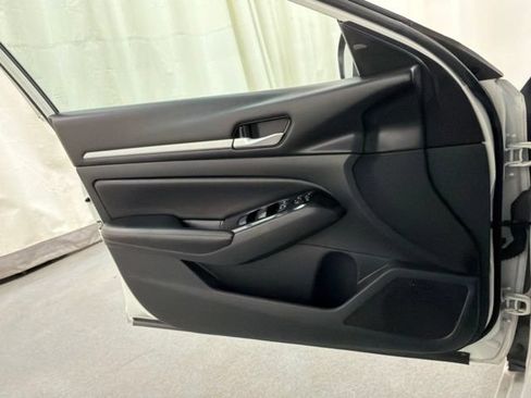 Used 2024 Nissan Altima 2.5 SL AWD/4WD image 24