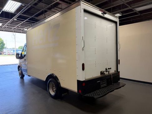 Used 2022 Ford Transit 350 DRW RWD image 2