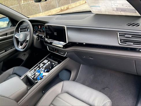 New 2026 Volkswagen Atlas Cross Sport SEL R-Line image 10