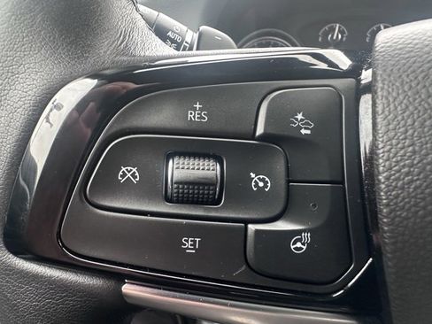 Certified 2024 Buick Enclave Essence image 19