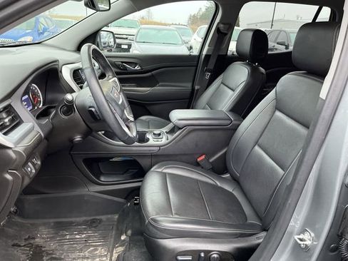 Used 2023 GMC Acadia SLT w/ Preferred Package image 15