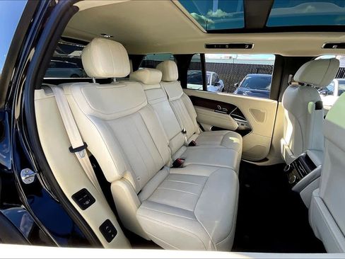 Used 2023 Land Rover Range Rover Long Wheelbase SE image 29