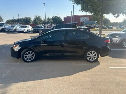 Used 2025 Toyota Corolla LE FWD image 6